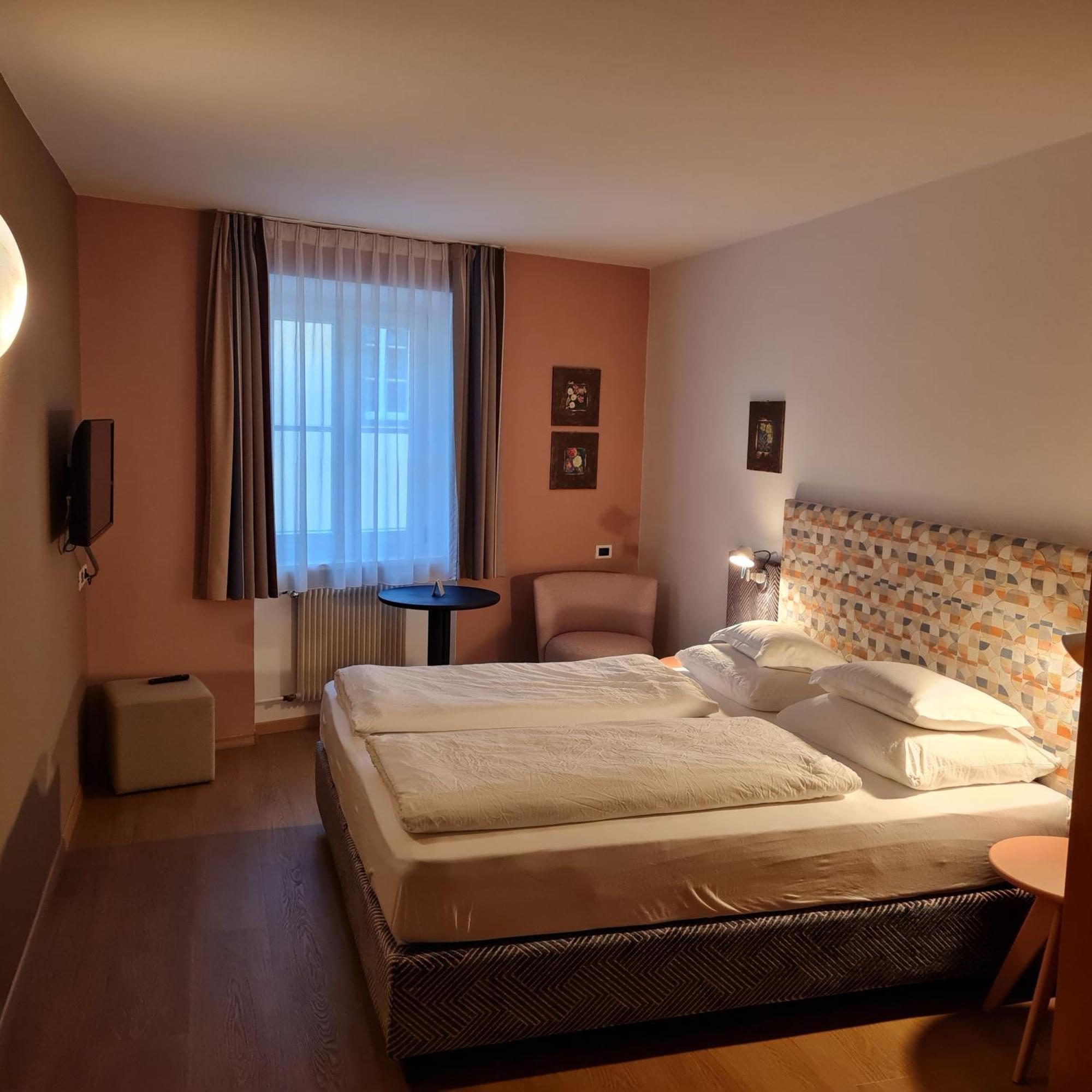 Gasthof Traube San Lorenzo di Sebato Bagian luar foto
