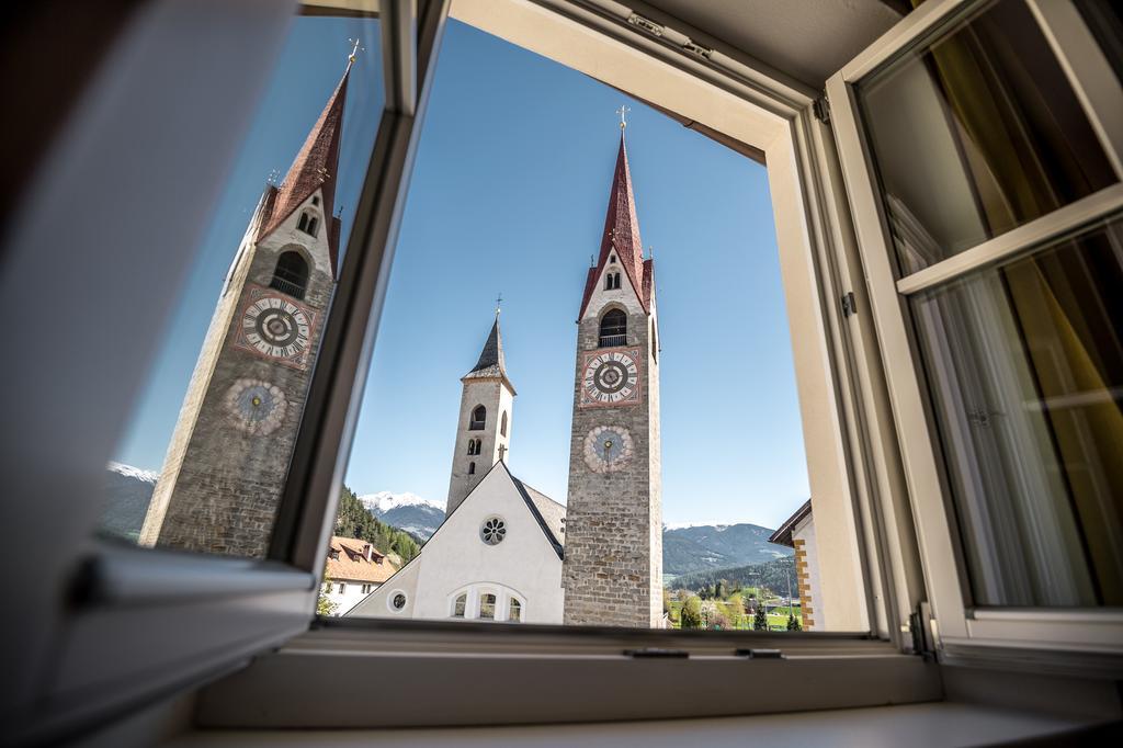 Gasthof Traube San Lorenzo di Sebato Bagian luar foto